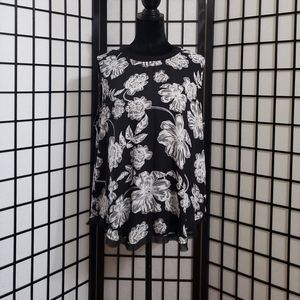 Who What Wear Sleeveless Black White Floral Top Women Size XXL